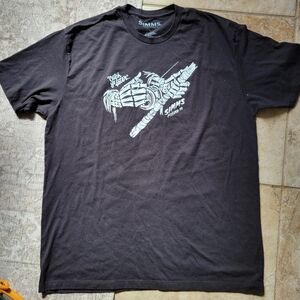 Simms t shirt